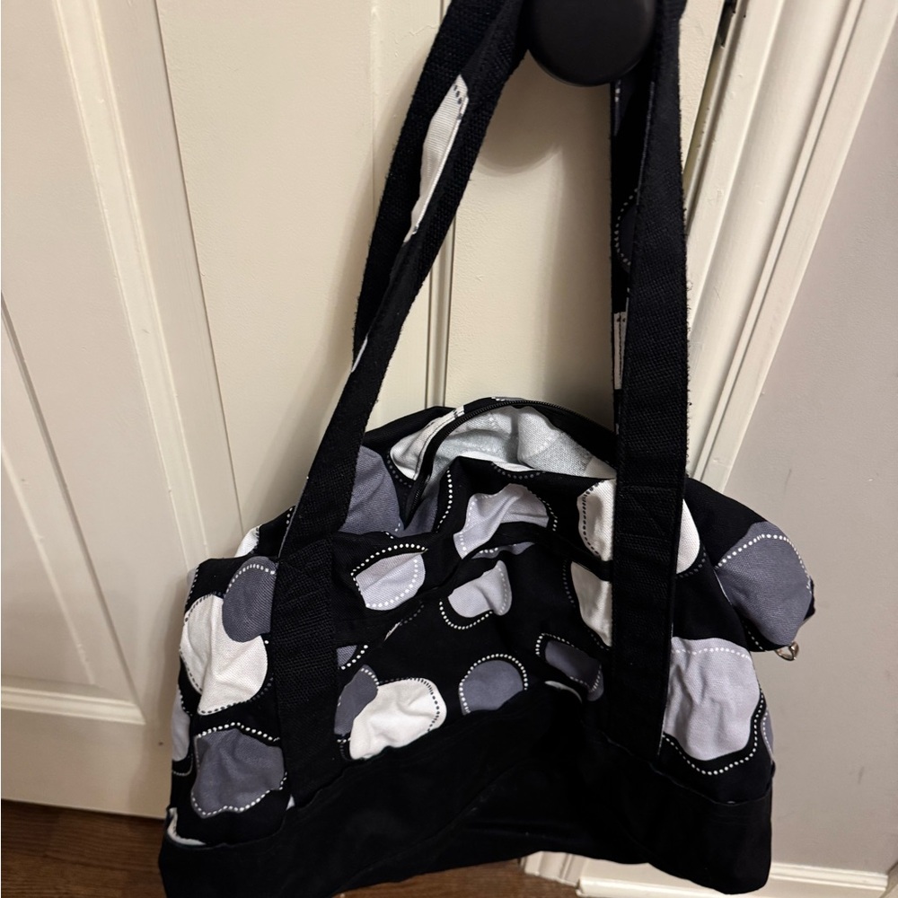 Thirty-One Black and Gray Women's XL travel tote with zipper and side pockets
